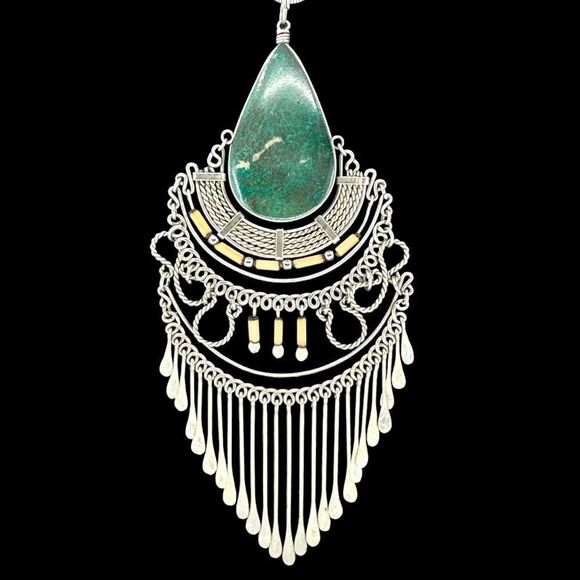 Native Style Dangle Pendant Green Faux Stone Bamboo Stick Silver Fringe - Picture 3 of 9